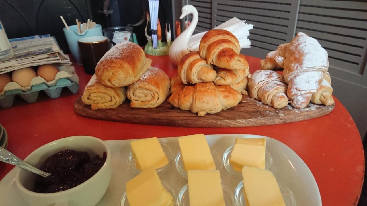 The Bear Bread Bakery B&B, Ensuite Rooms Above The Bakery, Colyton Dış mekan fotoğraf